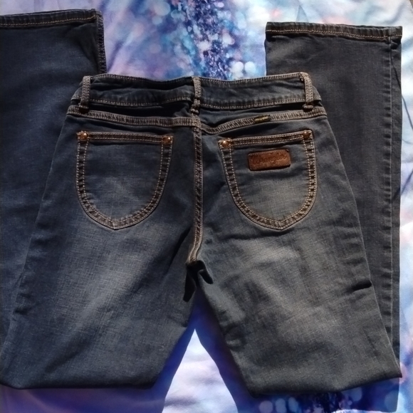 Wrangler Jeans - Picture 11 of 16